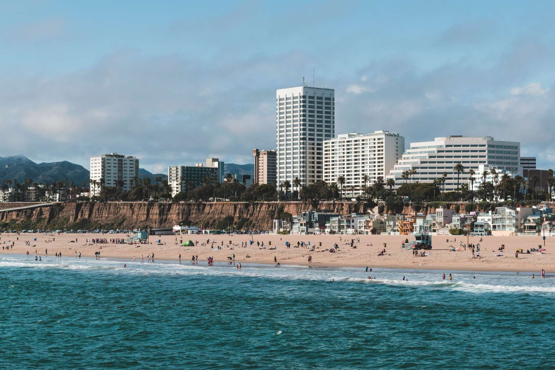 A view on Santa Monica Beach with a skyline in the background